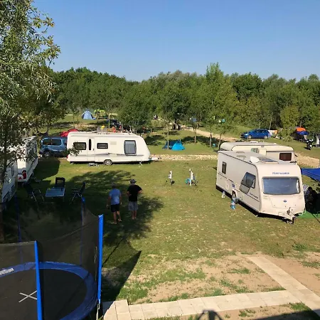 Camping *